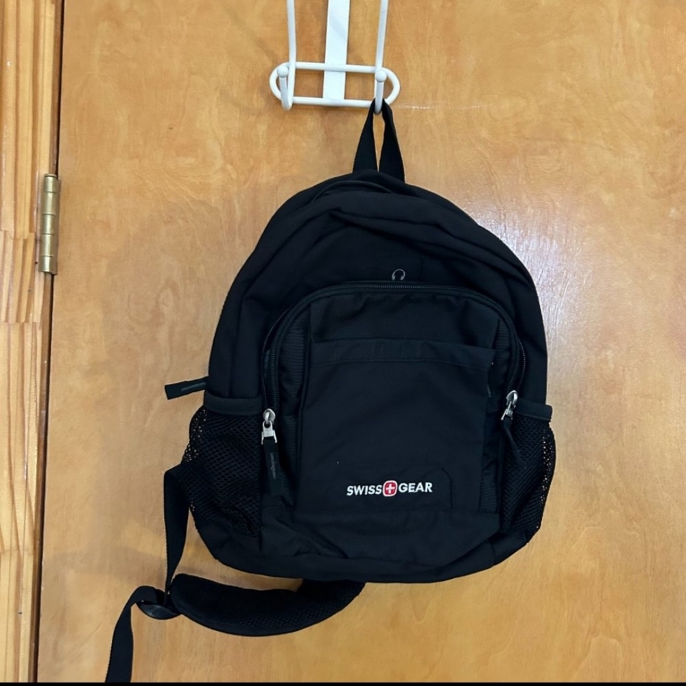 Black Swiss Gear Mini Cross Body Bag
